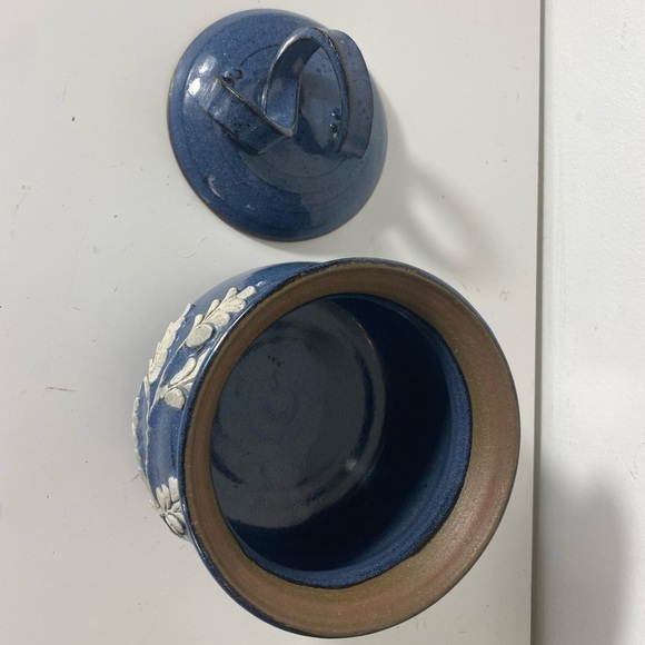 HANDMADE Wheel Thrown Pottery Jar with Lid Blue with White Design - Picture 2 of 13